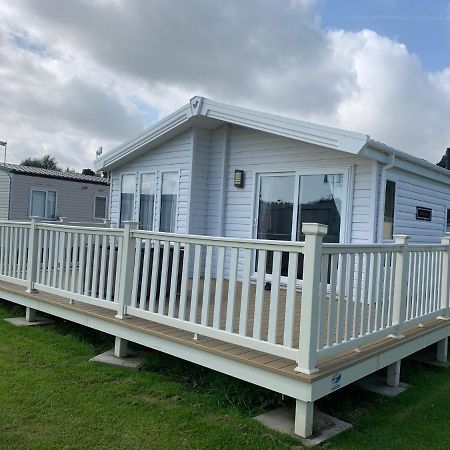 8 Birth Lodge On Cayton Bay Holiday Park Scarborough Bagian luar foto
