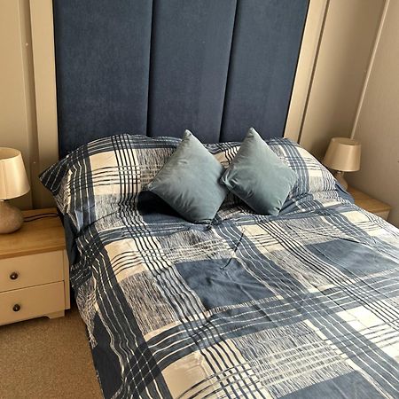 8 Birth Lodge On Cayton Bay Holiday Park Scarborough Bagian luar foto