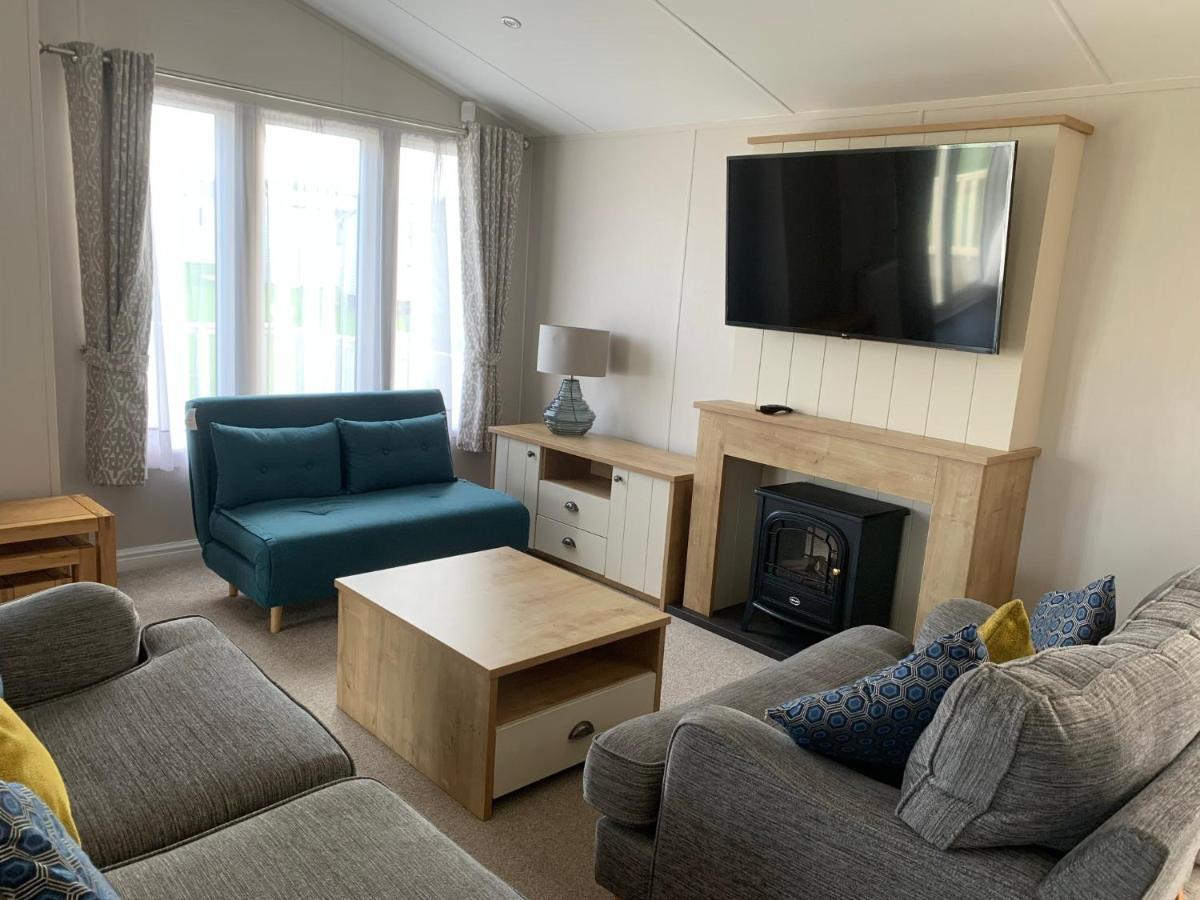 8 Birth Lodge On Cayton Bay Holiday Park Scarborough Bagian luar foto