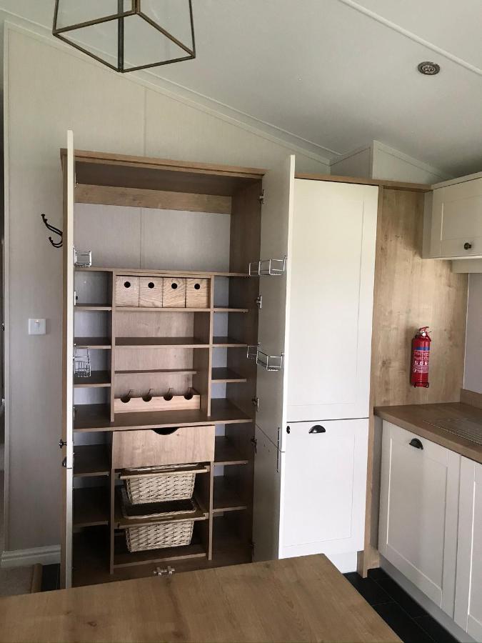 8 Birth Lodge On Cayton Bay Holiday Park Scarborough Bagian luar foto