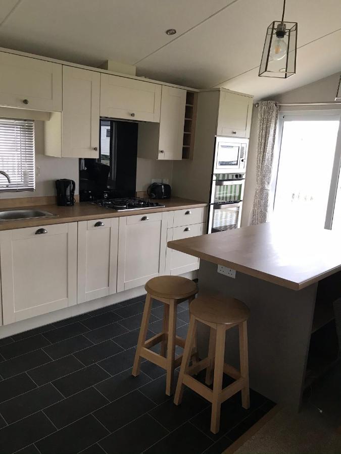 8 Birth Lodge On Cayton Bay Holiday Park Scarborough Bagian luar foto